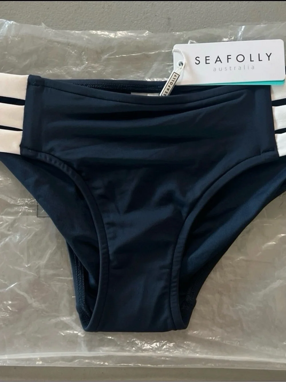 Women’s Bikini Bottom Size 6 In USA